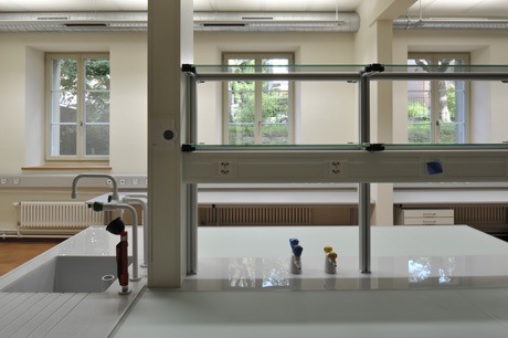 Labortisch Arbeitsbereiche Ausblick alt und neu